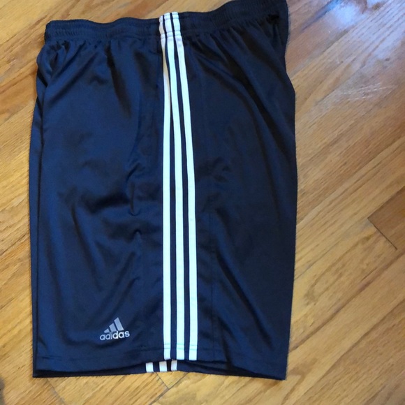 Men’s basketball shorts - Picture 2 of 3